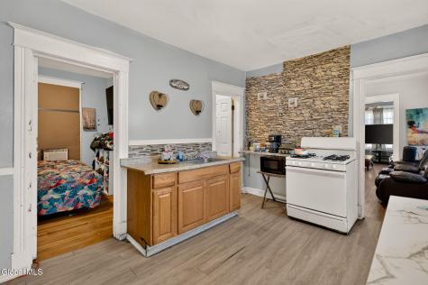 912 Strong Street Schenectady NY 12307