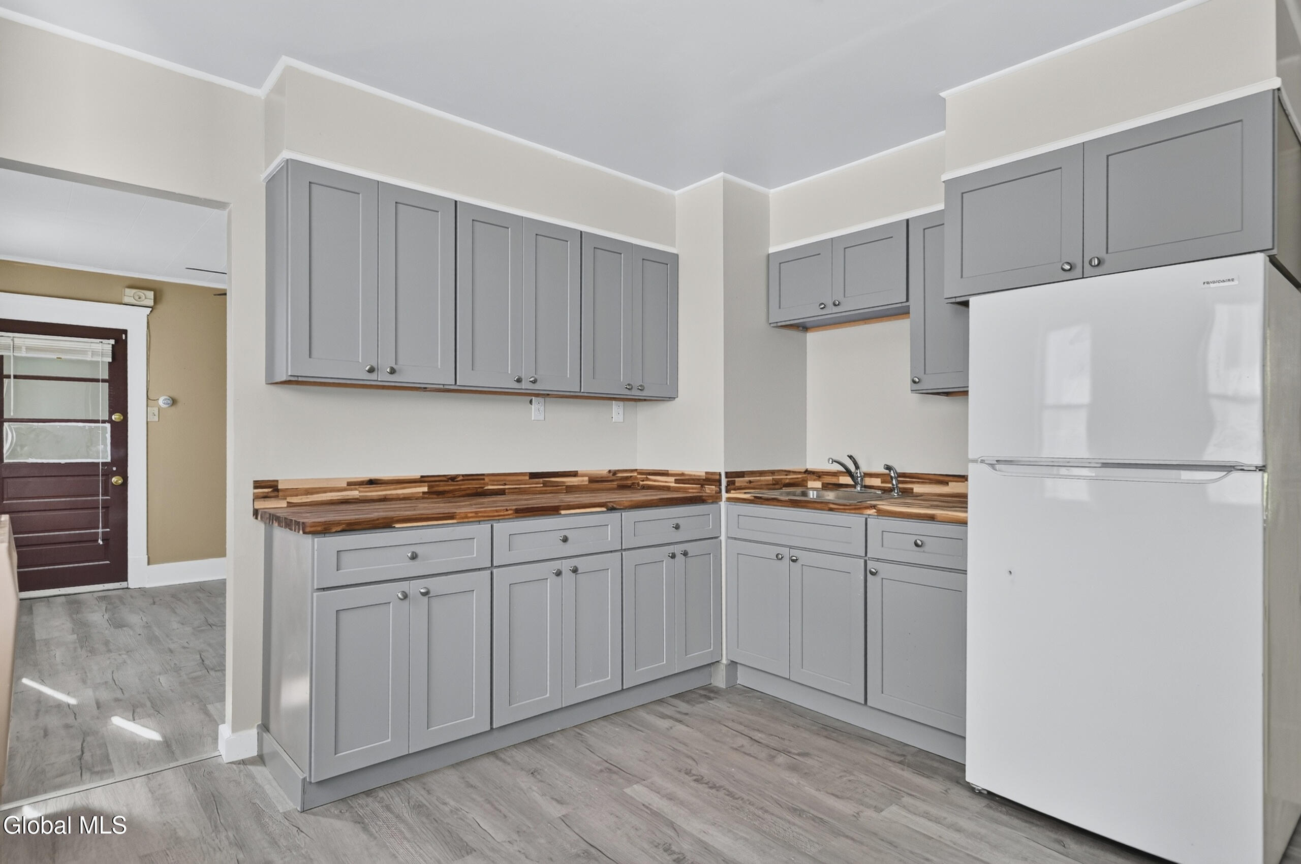 9 Academy Place Gloversville NY 12078