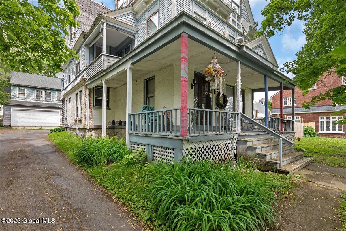 253 Guy Park Avenue Amsterdam NY 12010