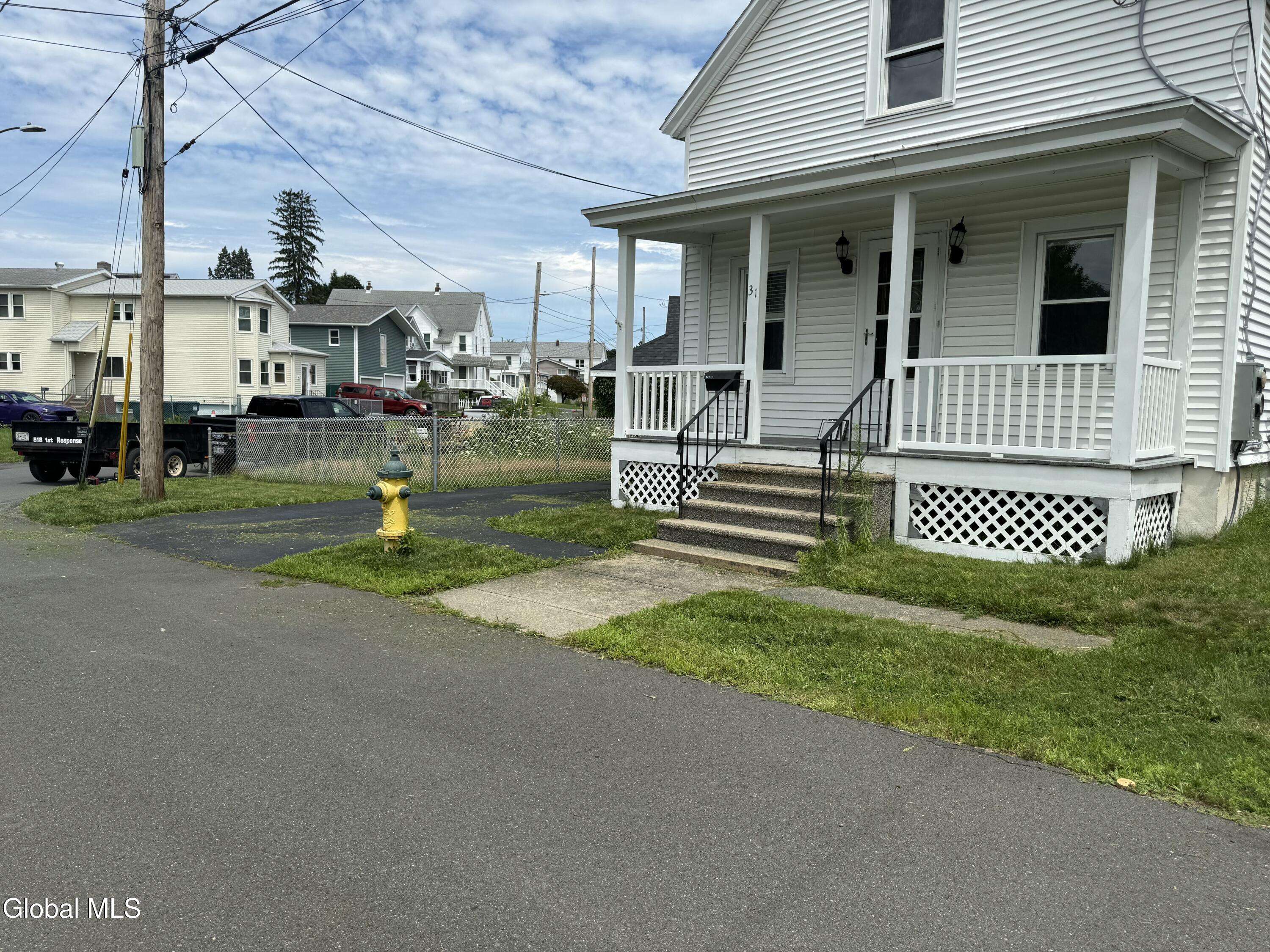 31 Charles Street Waterford NY 12188