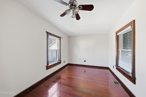 31 Charles Street Waterford NY 12188