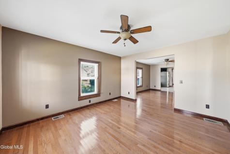 31 Charles Street Waterford NY 12188