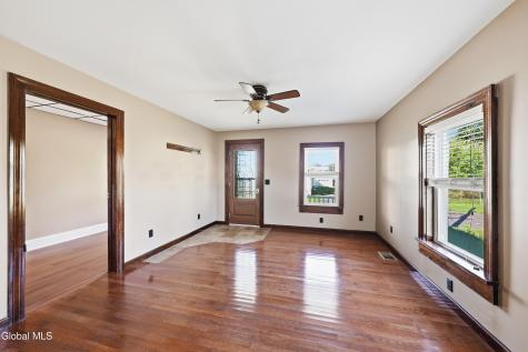 31 Charles Street Waterford NY 12188