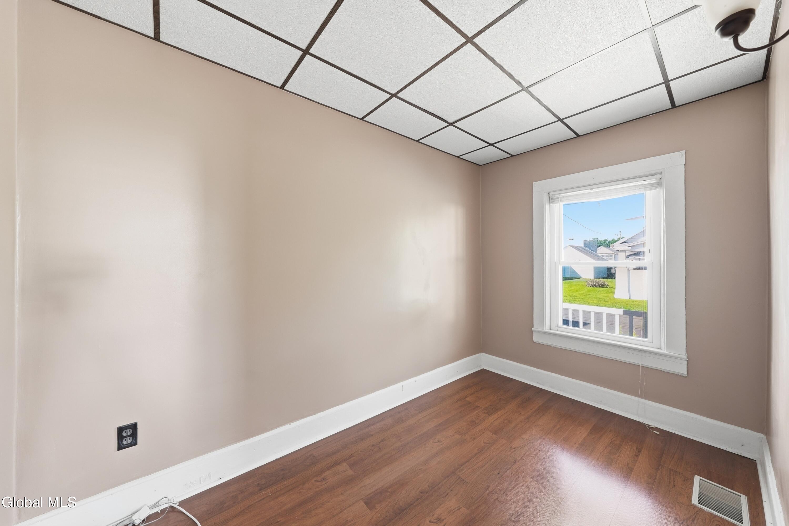31 Charles Street Waterford NY 12188