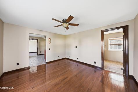 31 Charles Street Waterford NY 12188