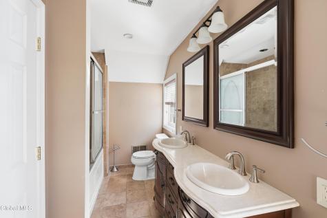 31 Charles Street Waterford NY 12188