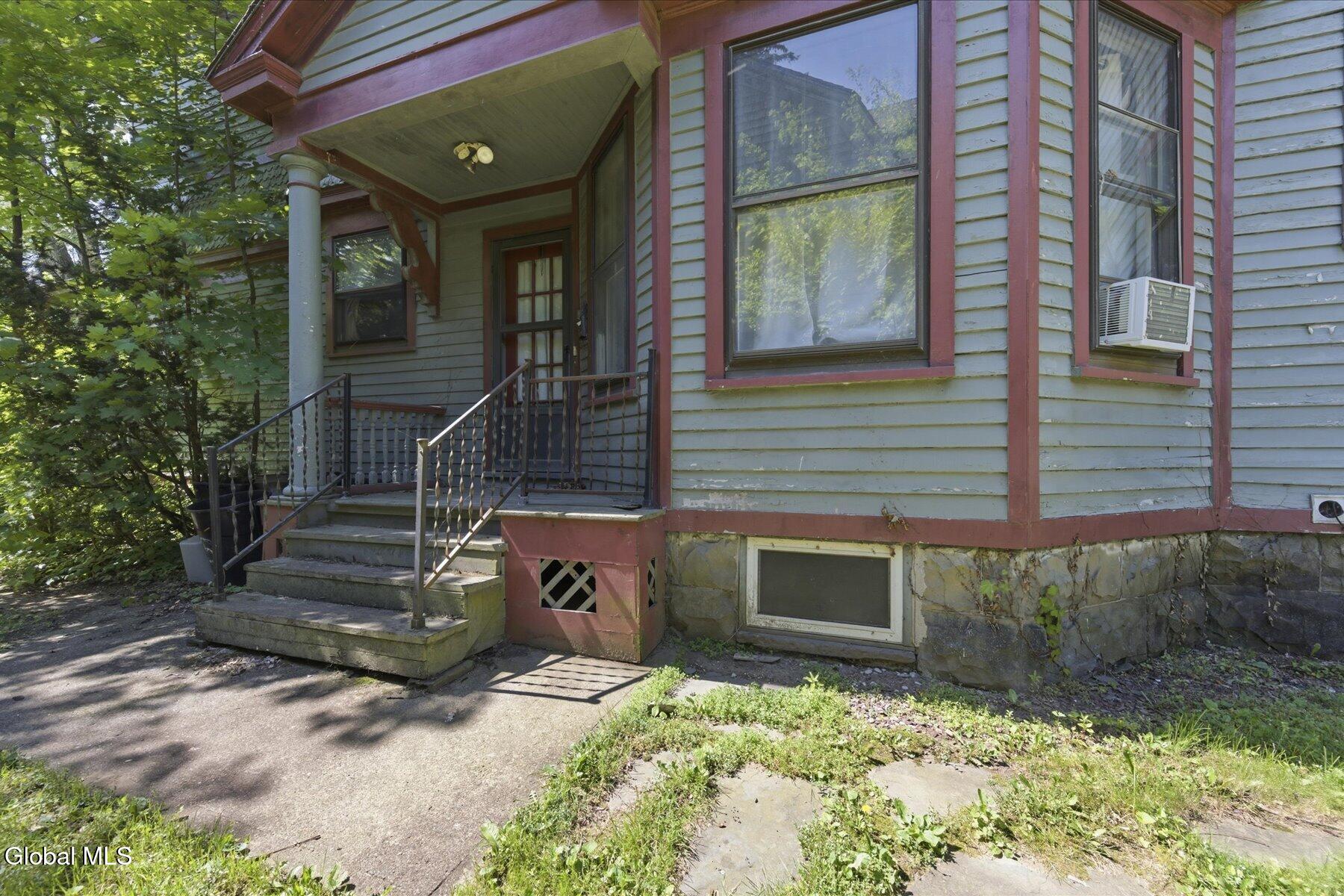 1063 University Place Schenectady NY 12308