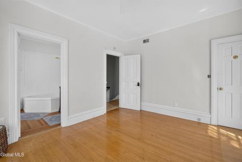 146 Regent Street Saratoga Springs NY 12866