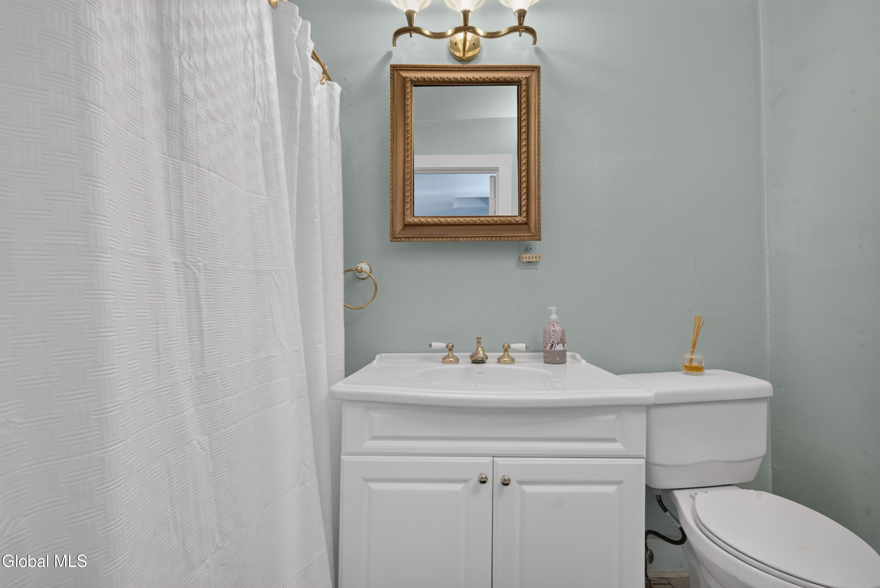 146 Regent Street Saratoga Springs NY 12866
