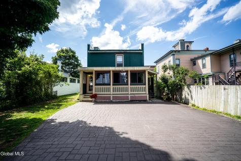 146 Regent Street Saratoga Springs NY 12866
