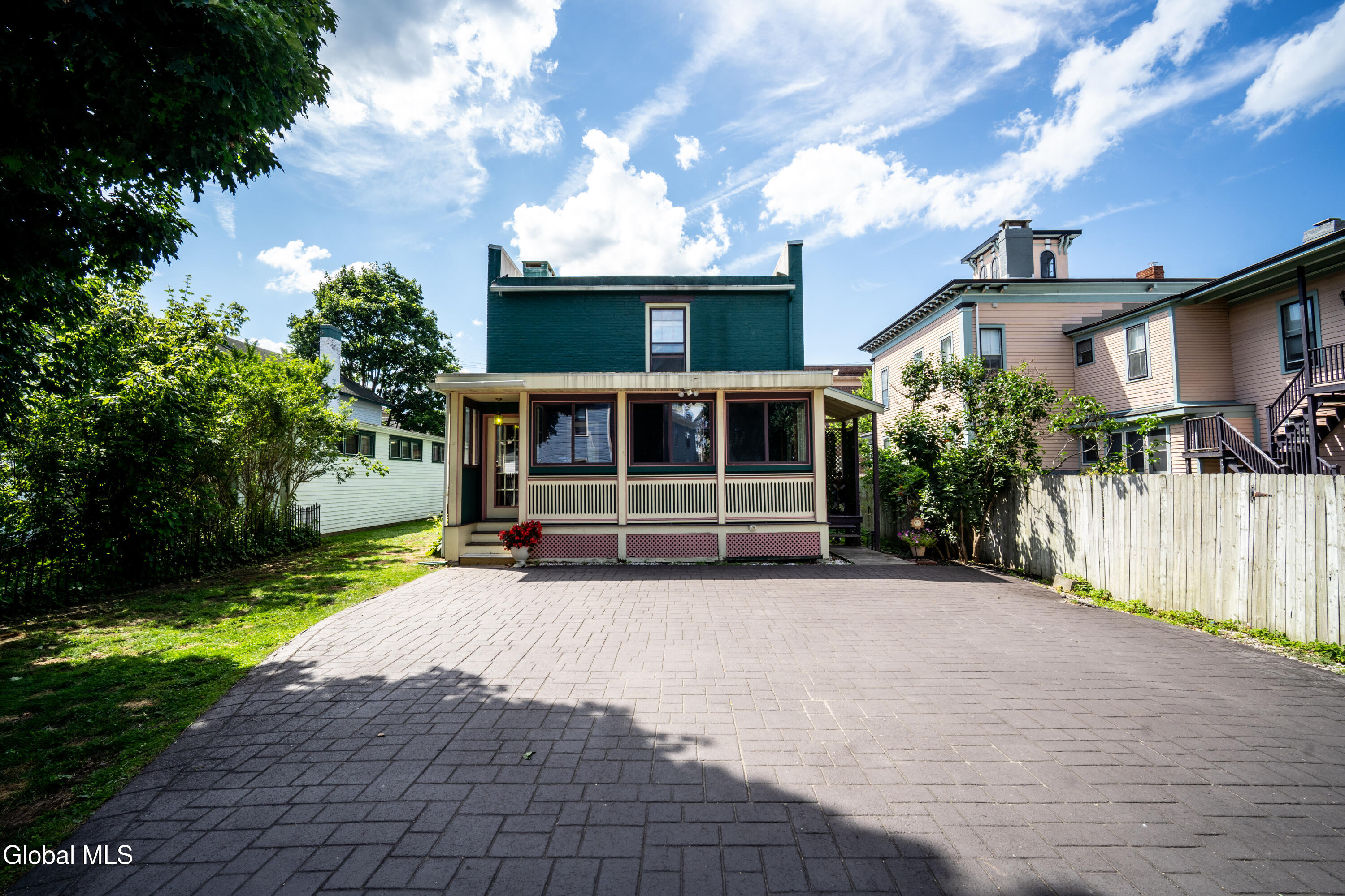146 Regent Street Saratoga Springs NY 12866