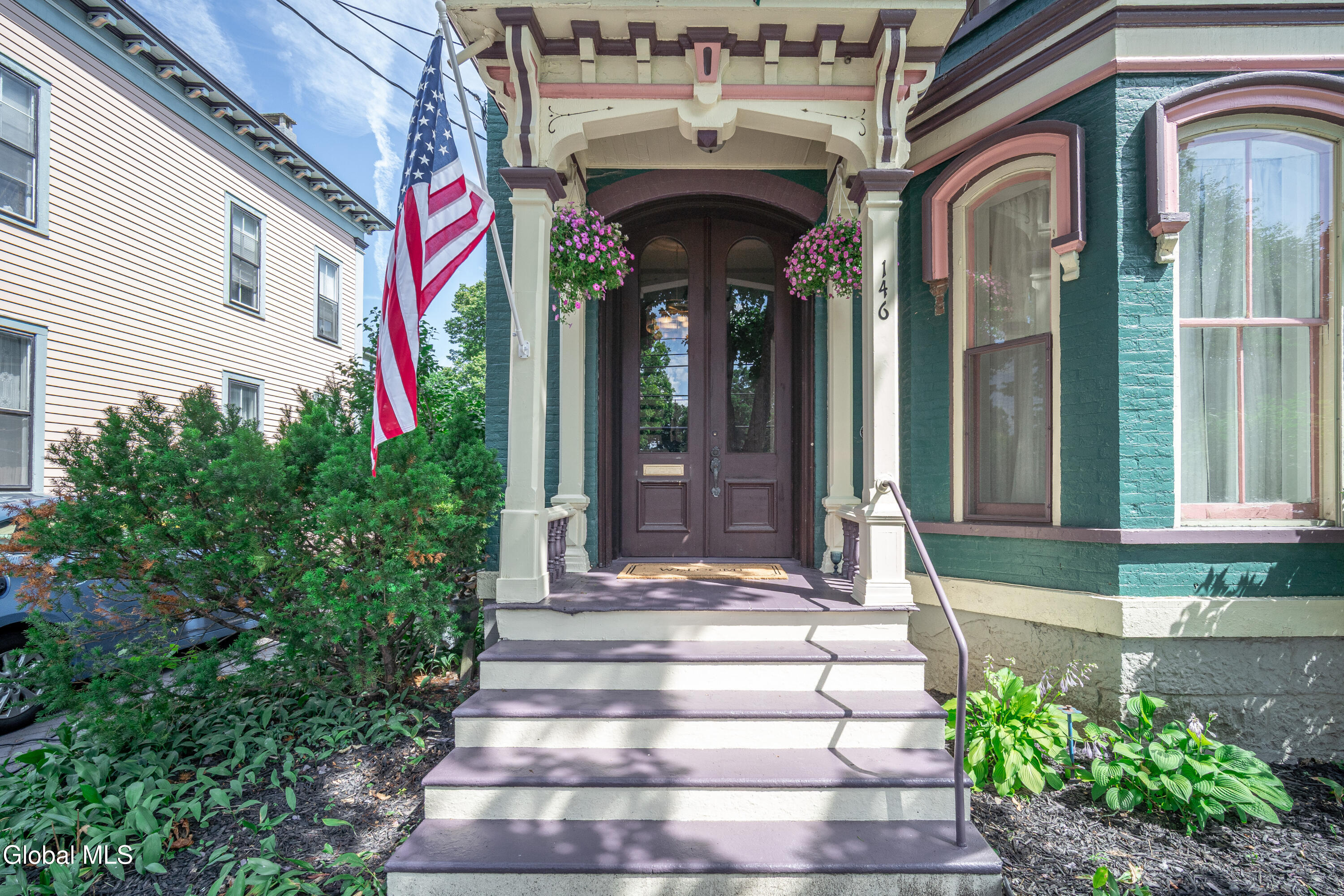 146 Regent Street Saratoga Springs NY 12866