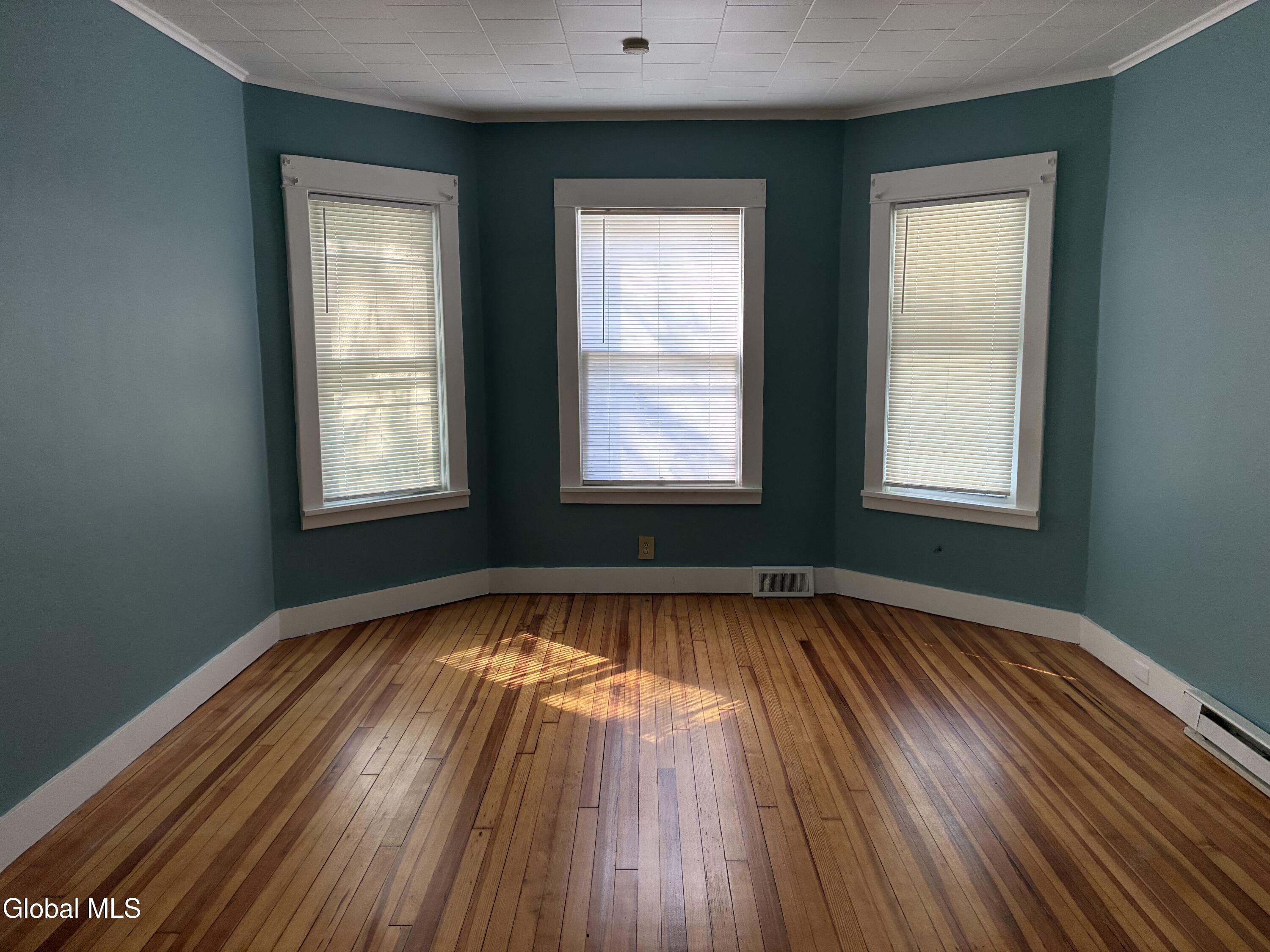 123 Lomasney Avenue Schenectady NY 12308