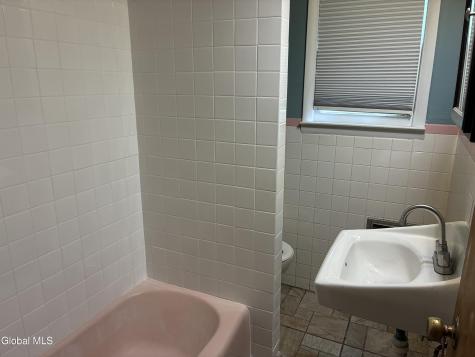 123 Lomasney Avenue Schenectady NY 12308
