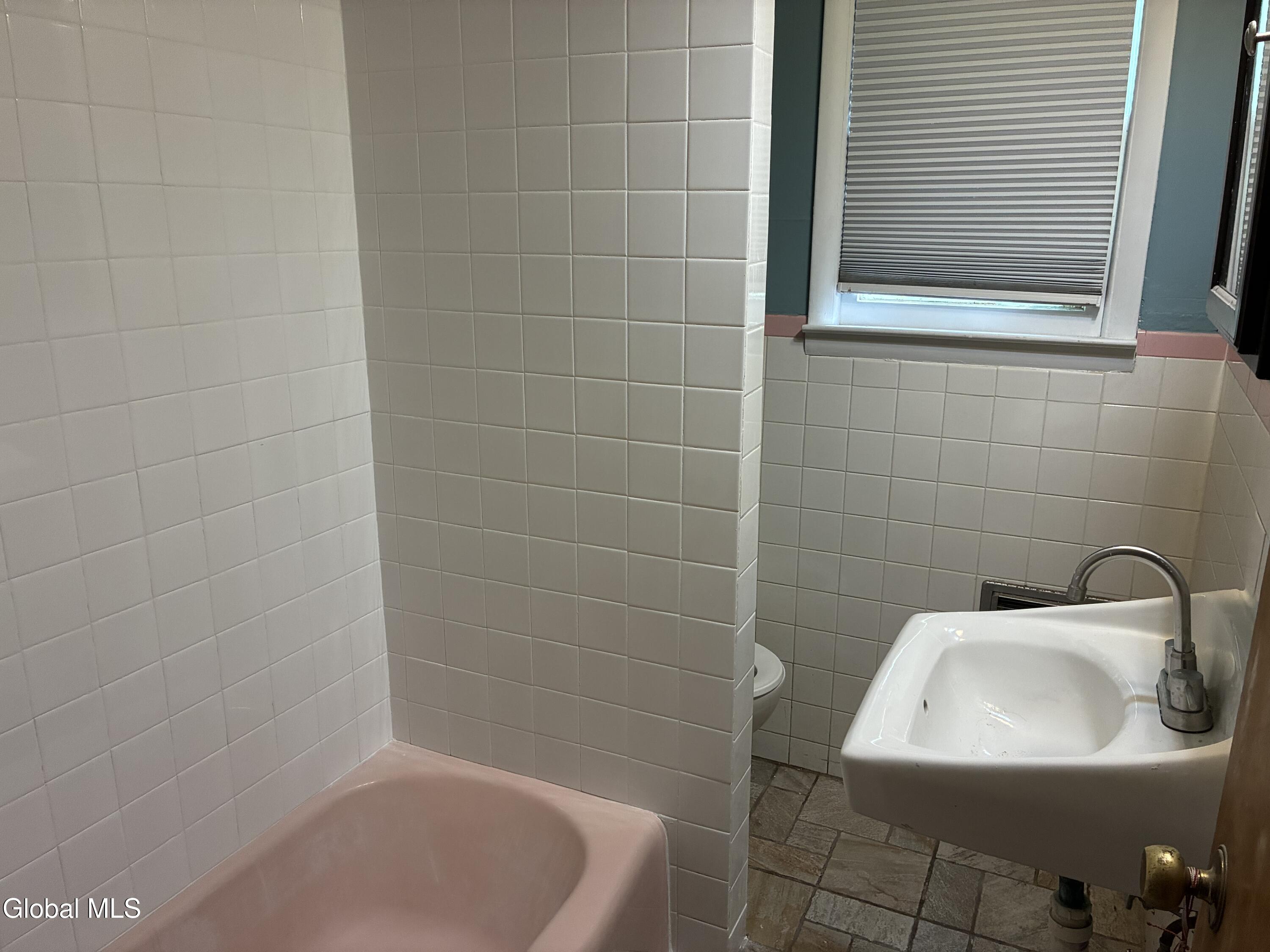 123 Lomasney Avenue Schenectady NY 12308