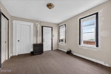 552 Mumford Street Schenectady NY 12307