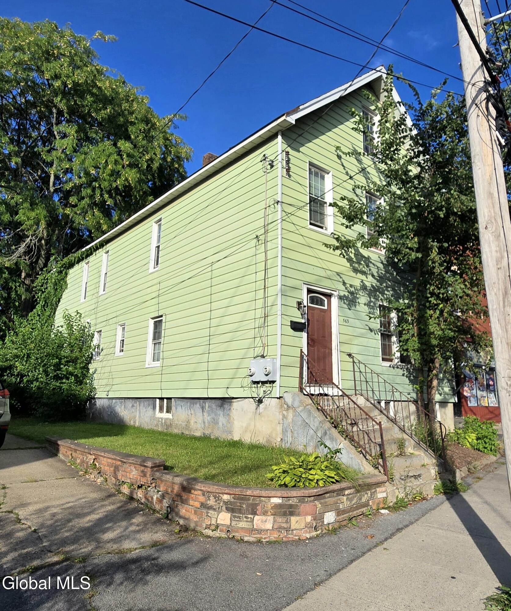 569 Nott Street Schenectady NY 12308