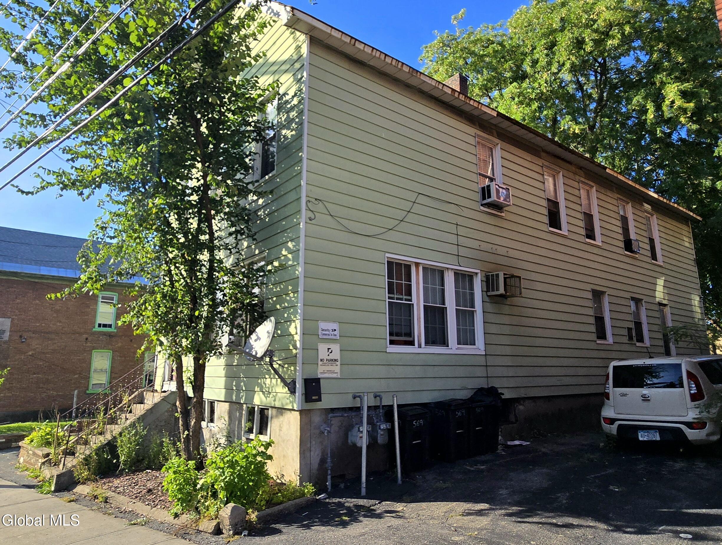 569 Nott Street Schenectady NY 12308