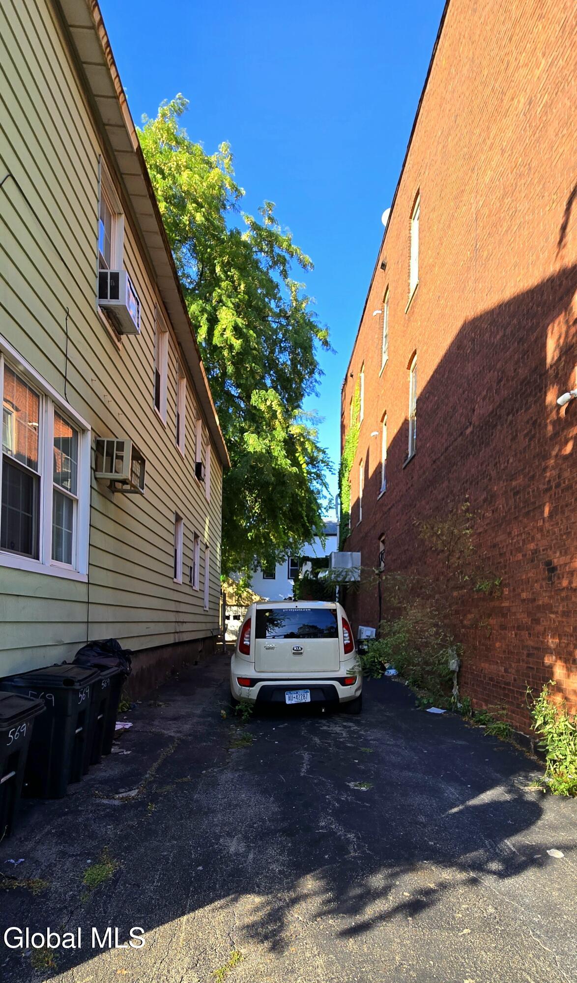 569 Nott Street Schenectady NY 12308