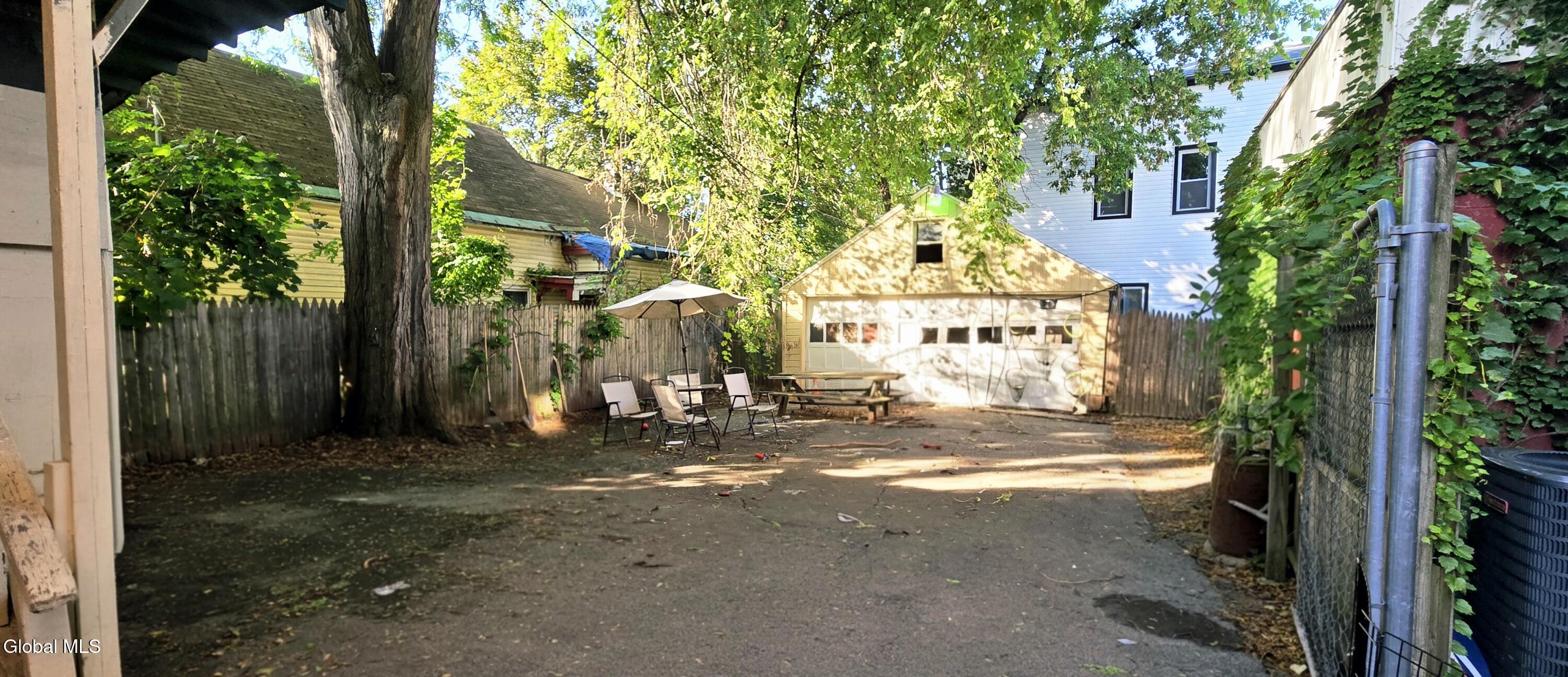 569 Nott Street Schenectady NY 12308