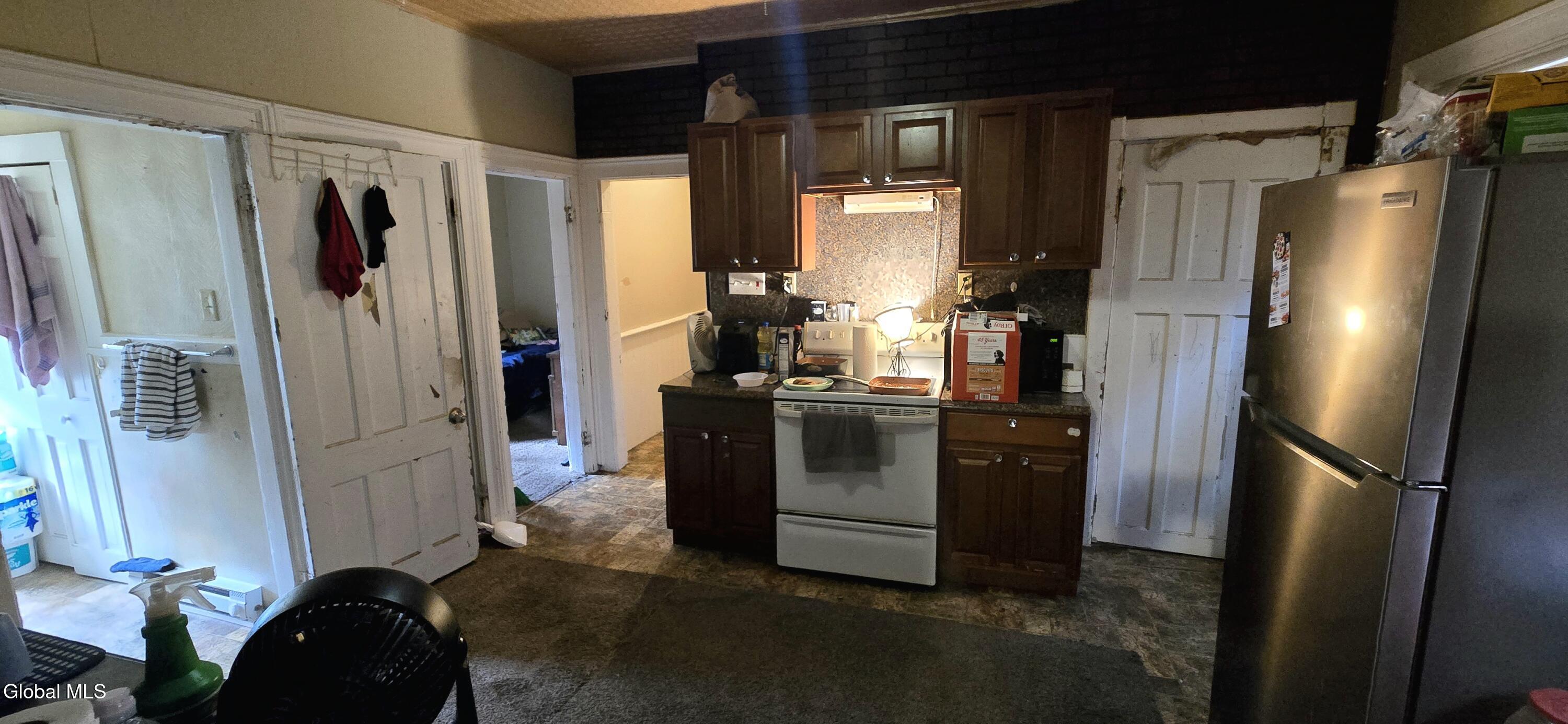 569 Nott Street Schenectady NY 12308
