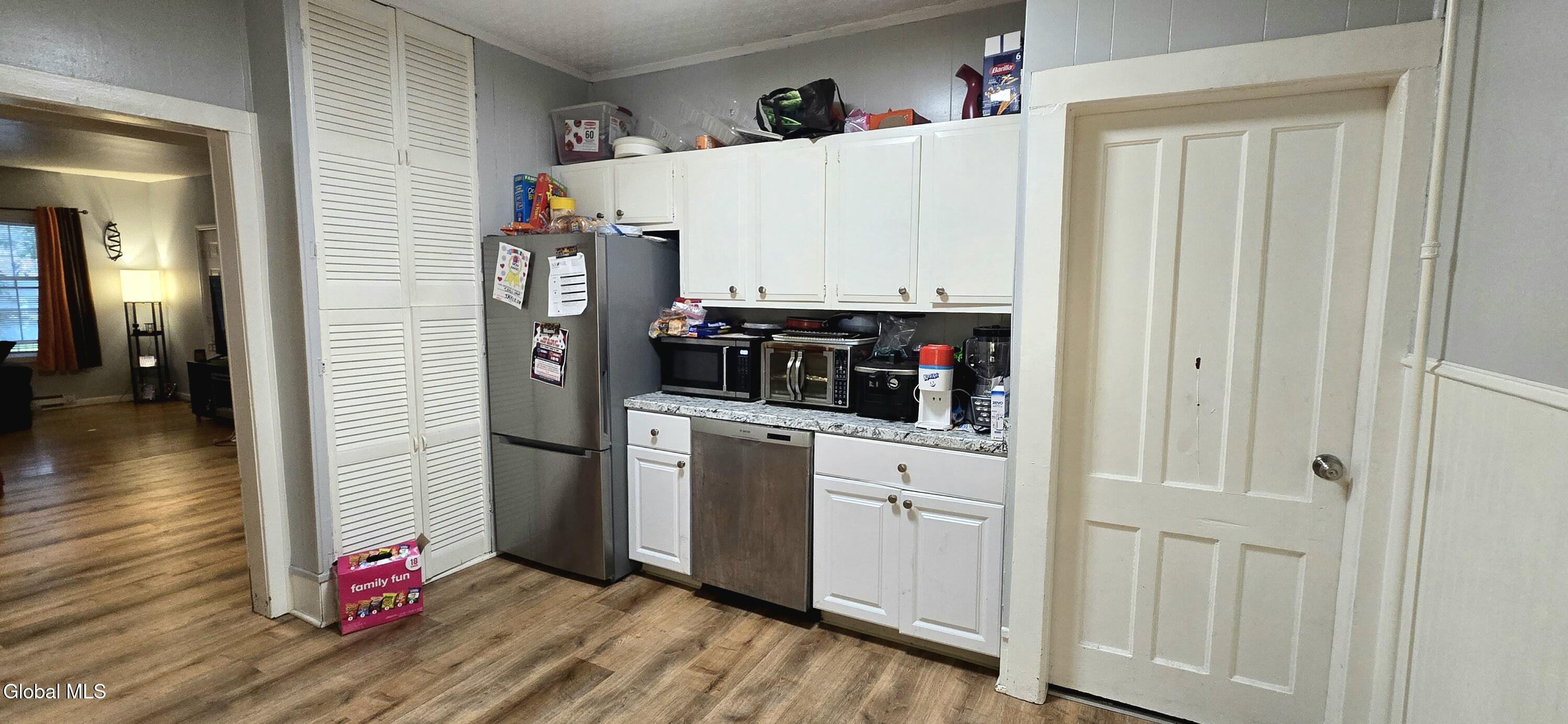 569 Nott Street Schenectady NY 12308