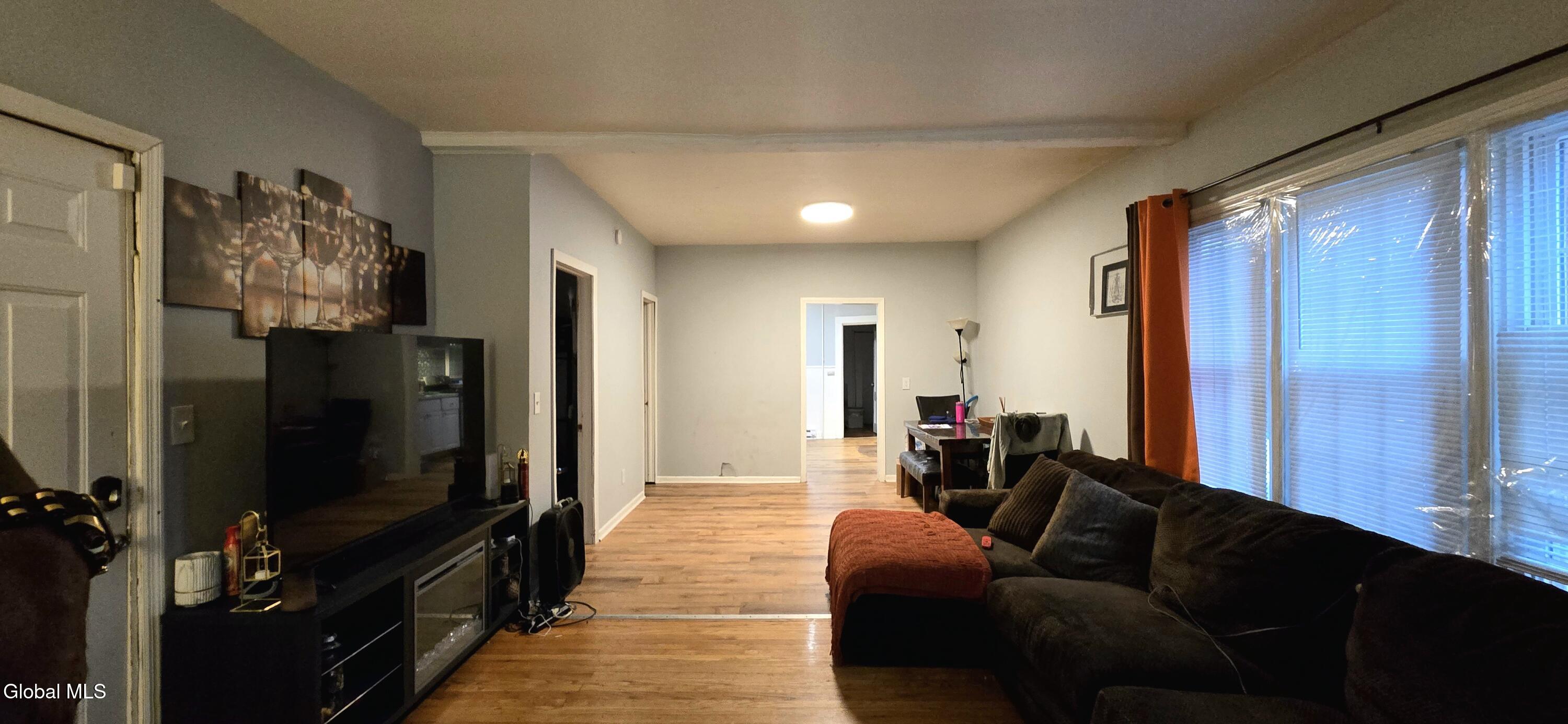 569 Nott Street Schenectady NY 12308