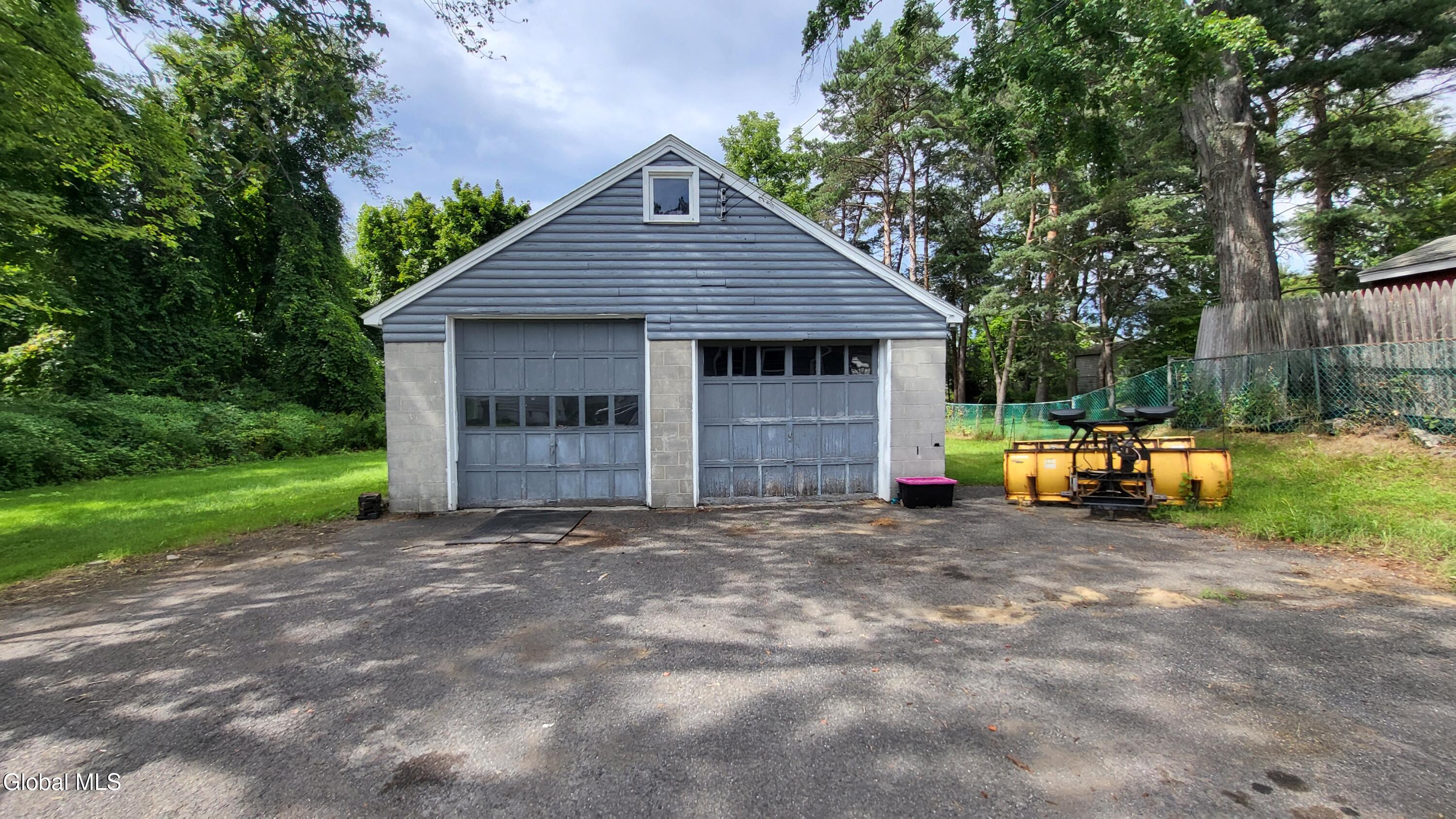 54 Mcnutt Avenue Albany NY 12205