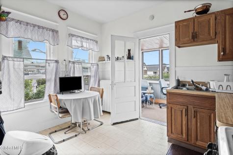 494 Delaware Avenue Albany NY 12209