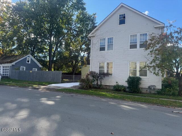 694 5th Avenue Troy NY 12182