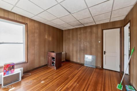 33 Osborne Road Colonie NY 12205