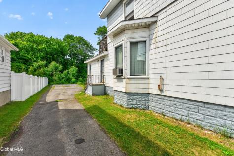 33 Osborne Road Colonie NY 12205
