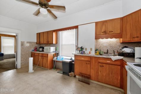 33 Osborne Road Colonie NY 12205