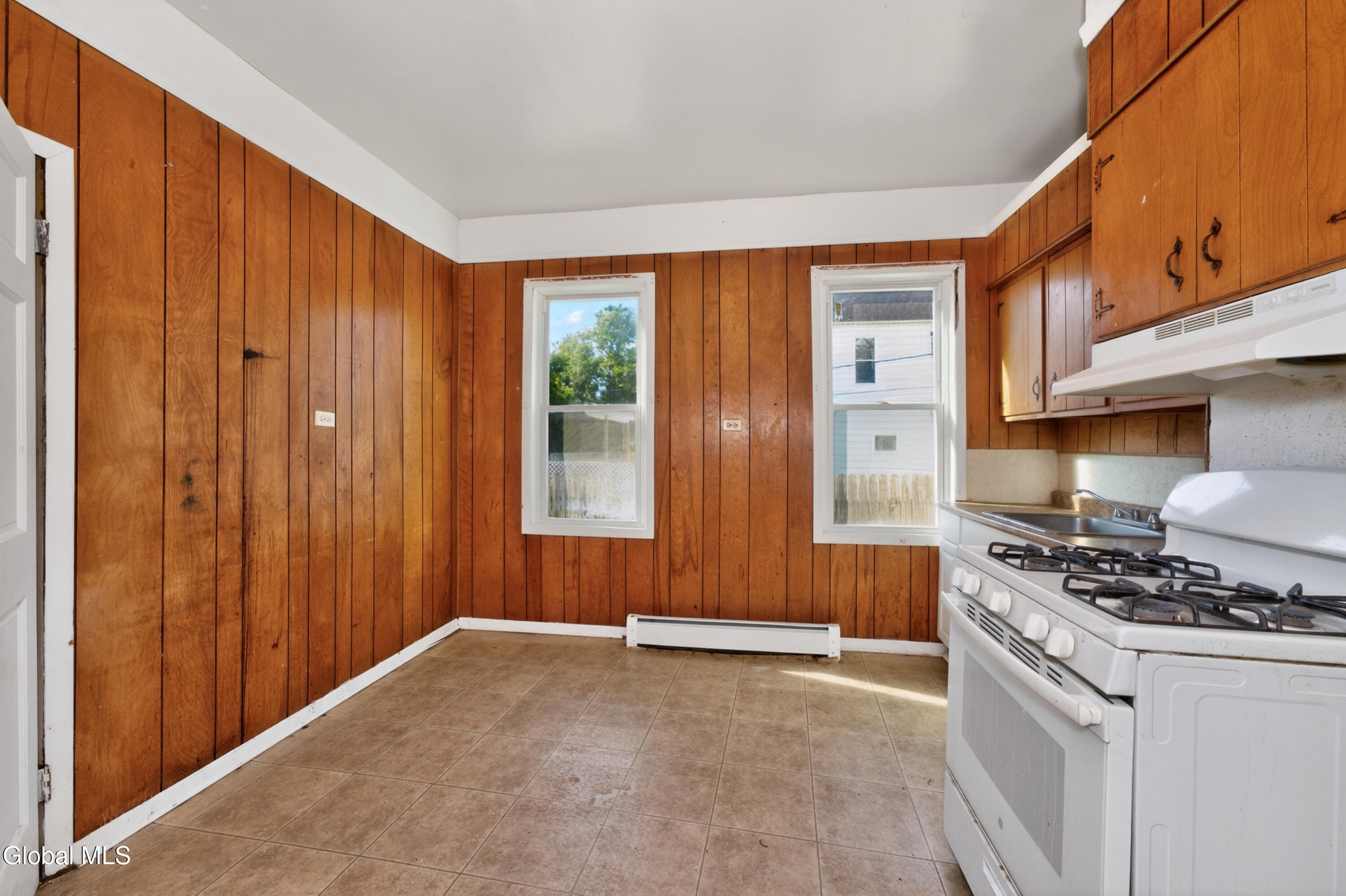 1063 Cutler Street Schenectady NY 12303