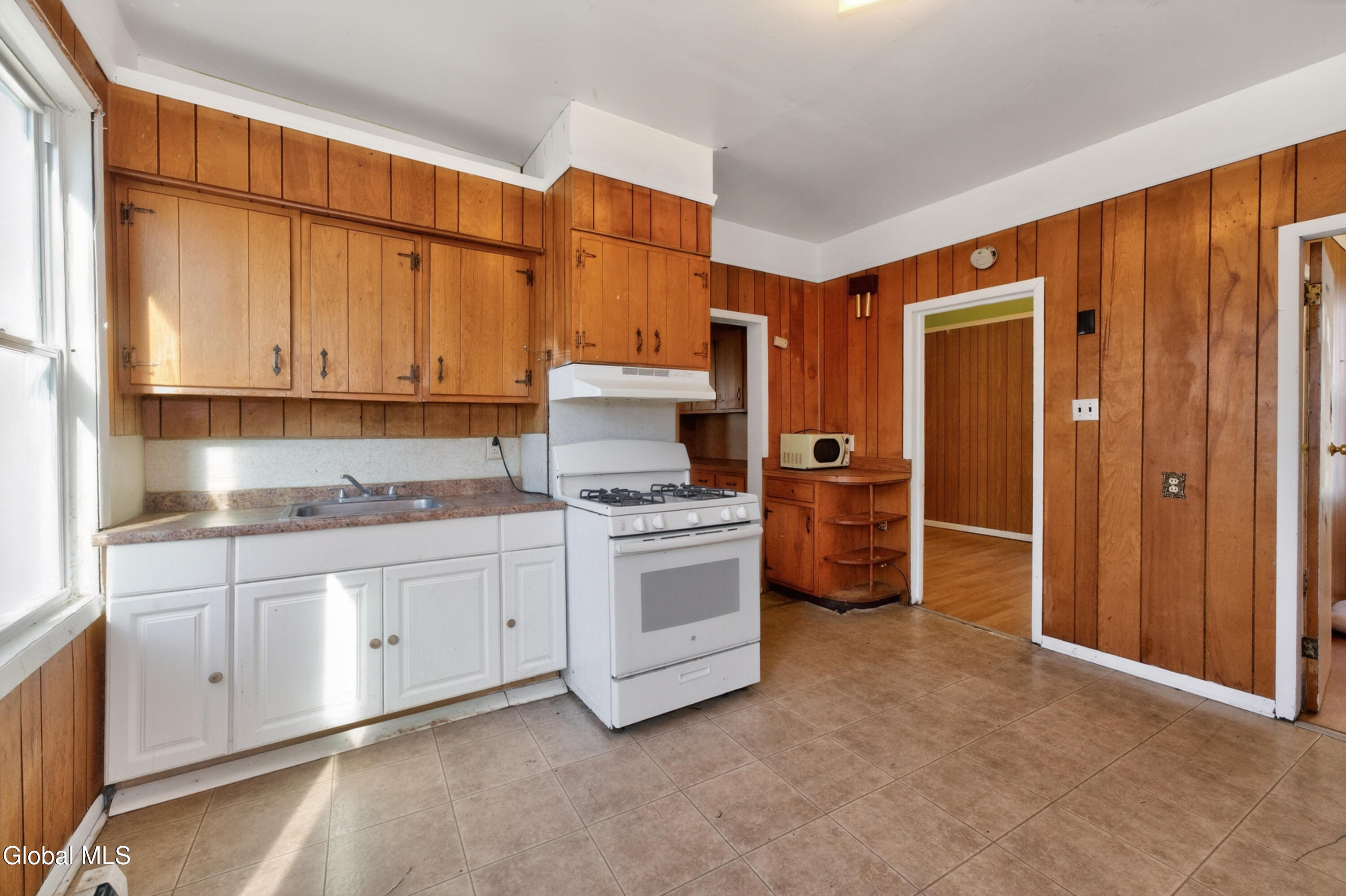1063 Cutler Street Schenectady NY 12303