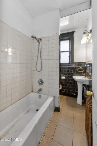 1063 Cutler Street Schenectady NY 12303