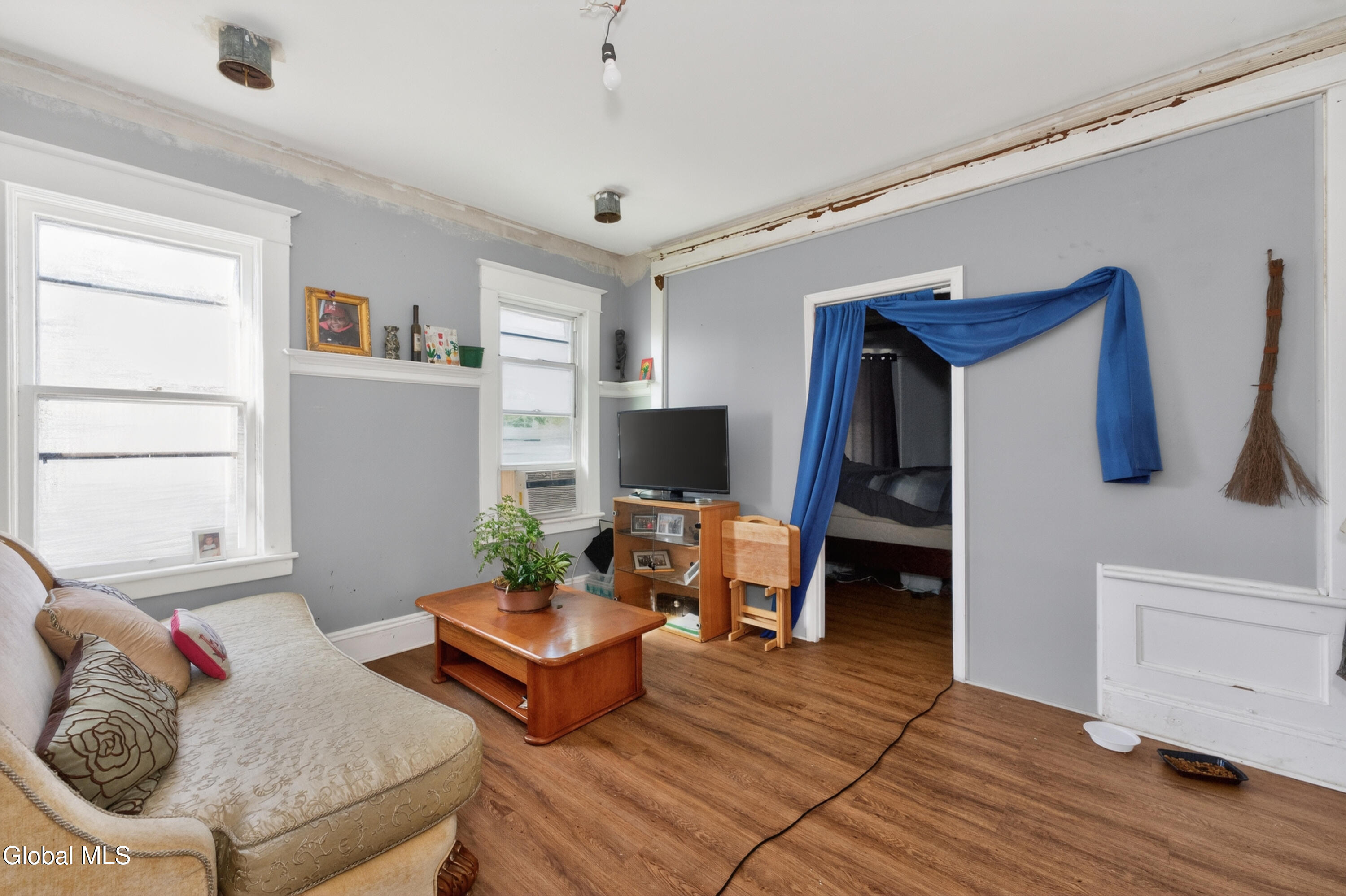 1063 Cutler Street Schenectady NY 12303