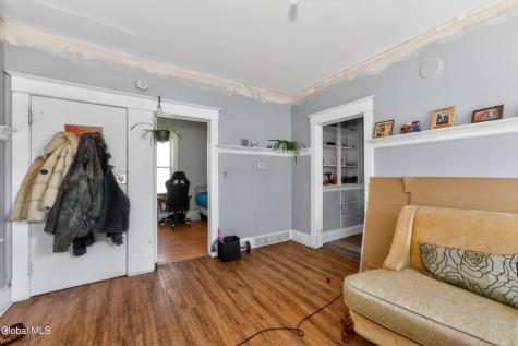 1063 Cutler Street Schenectady NY 12303