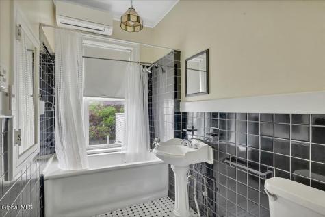 396 Hamilton Street Albany NY 12210