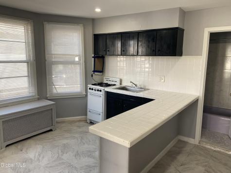 39 Kelton Avenue Schenectady NY 12304