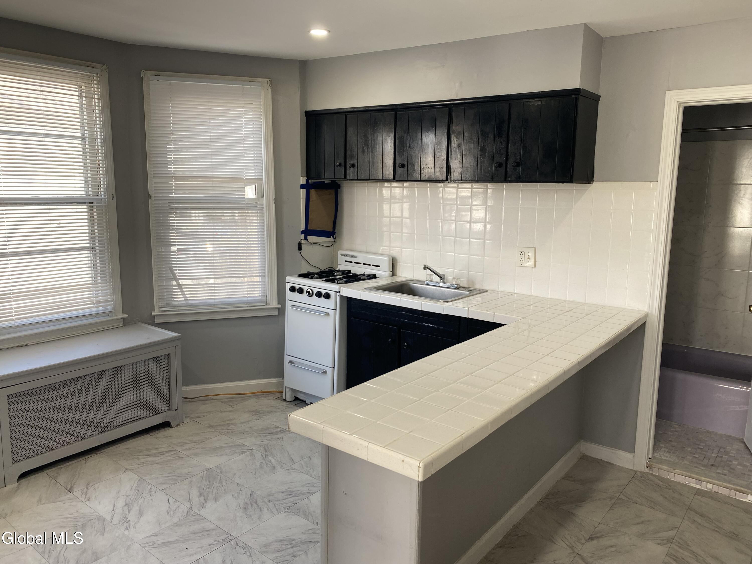 39 Kelton Avenue Schenectady NY 12304