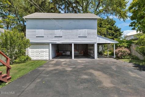 10 Oakwood Boulevard Hudson NY 12534