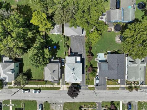 10 Oakwood Boulevard Hudson NY 12534