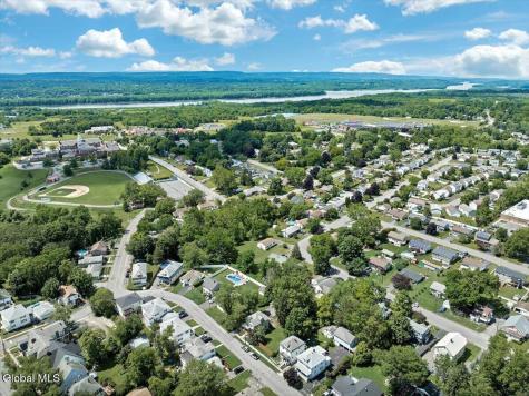 10 Oakwood Boulevard Hudson NY 12534