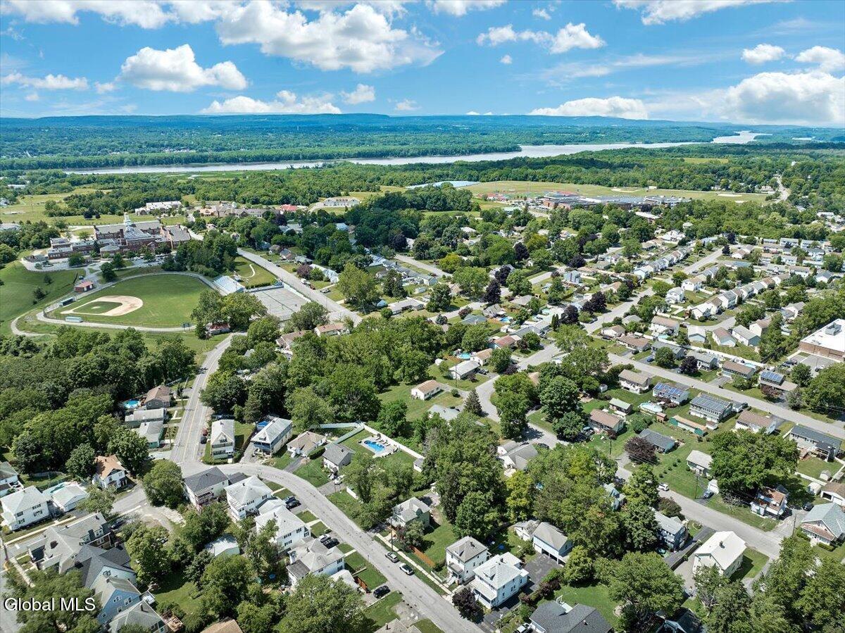 10 Oakwood Boulevard Hudson NY 12534