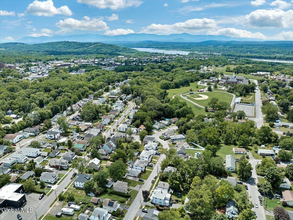 10 Oakwood Boulevard Hudson NY 12534