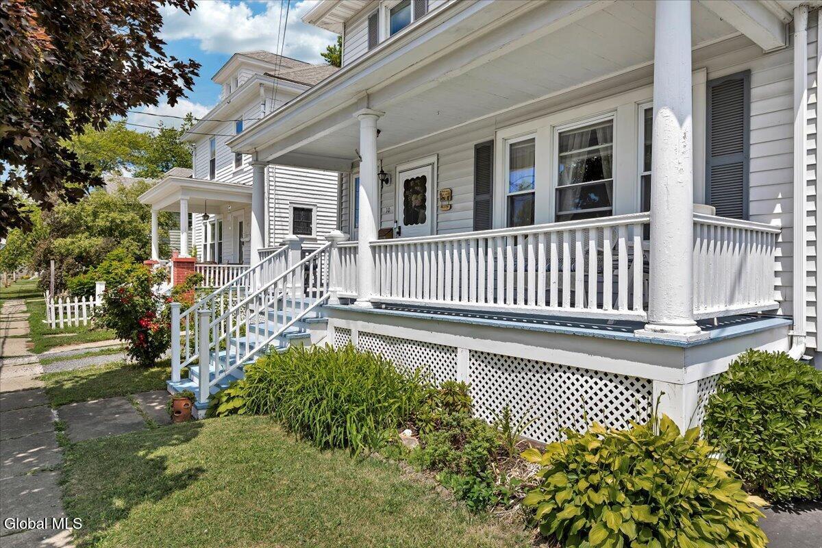 10 Oakwood Boulevard Hudson NY 12534