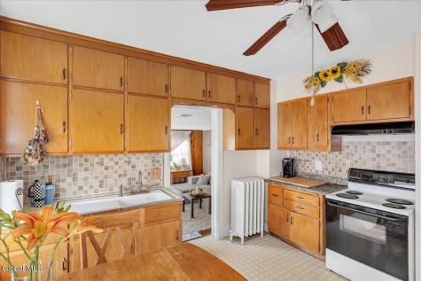 10 Oakwood Boulevard Hudson NY 12534