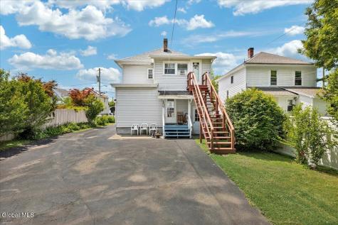 10 Oakwood Boulevard Hudson NY 12534