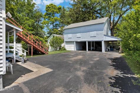 10 Oakwood Boulevard Hudson NY 12534